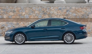 Автомобили лифтбеки в Челябинске